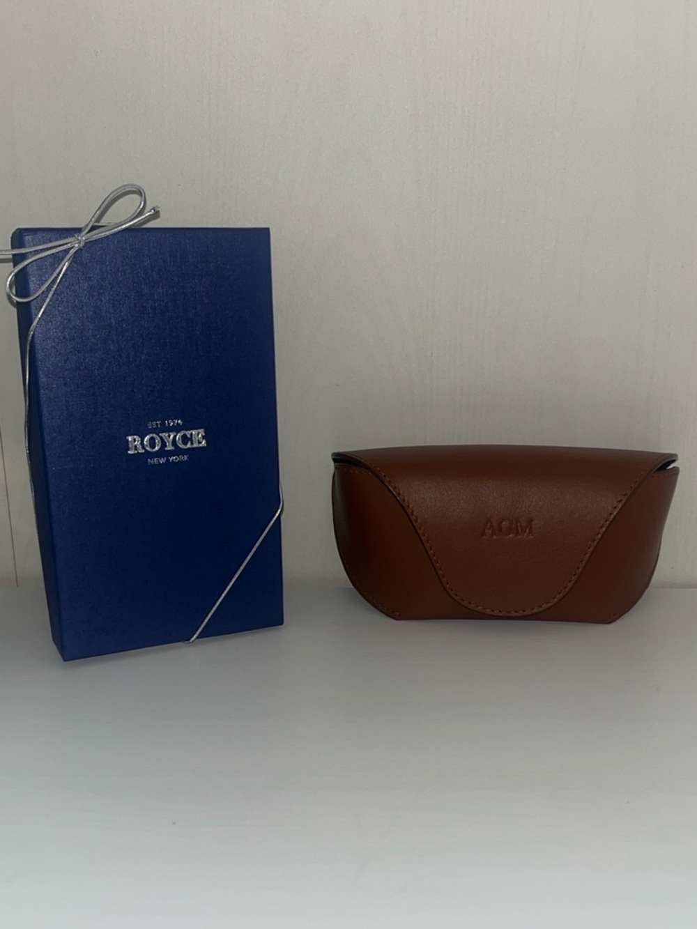 ROYCE New York Brown Leather Sunglasses Case